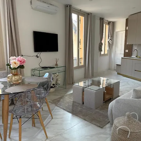 3P, 8 Min From Place Du Casino * ボーソレイユ